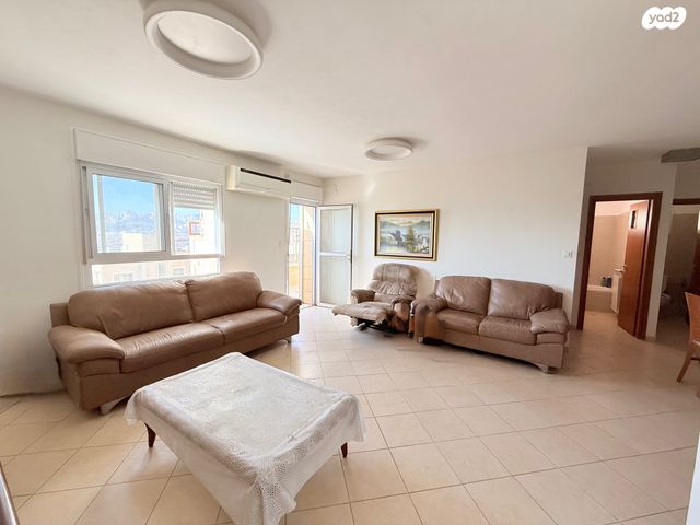 דירה, הרב אברהם מרדכי ווינגרטן, חומת שמואל, הר חומה, ירושלים