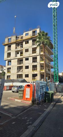 דירה, הפורצים 16, רמת ורבר, פתח תקווה