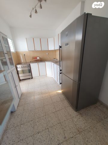 יהושע גיבשטיין 