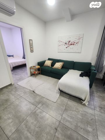 דירה, קיזרמן נתן, שער פלמר, תחנת רכבת השמונה, חיפה