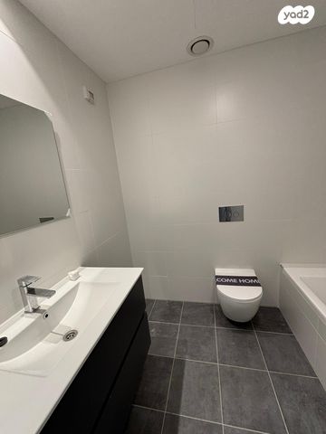 דירה, תוצרת הארץ, נחלת יצחק, תל אביב יפו