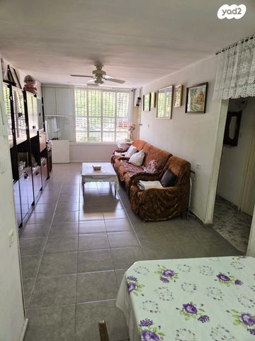 דירה, שקד 28, נווה עופר, תל כביר, תל אביב יפו