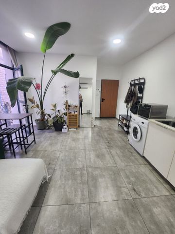 דירה, קיזרמן נתן, שער פלמר, תחנת רכבת השמונה, חיפה