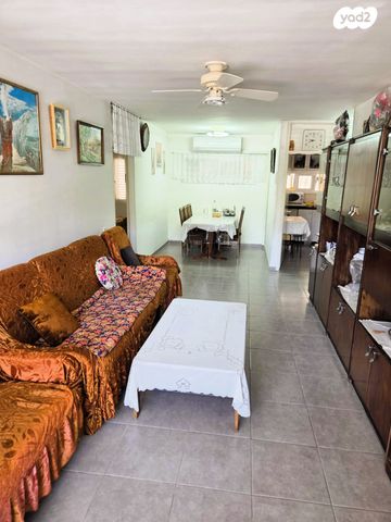 דירה, שקד 28, נווה עופר, תל כביר, תל אביב יפו