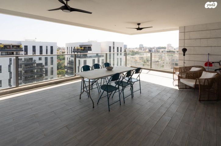 דירה, איסר הראל, הרצליה