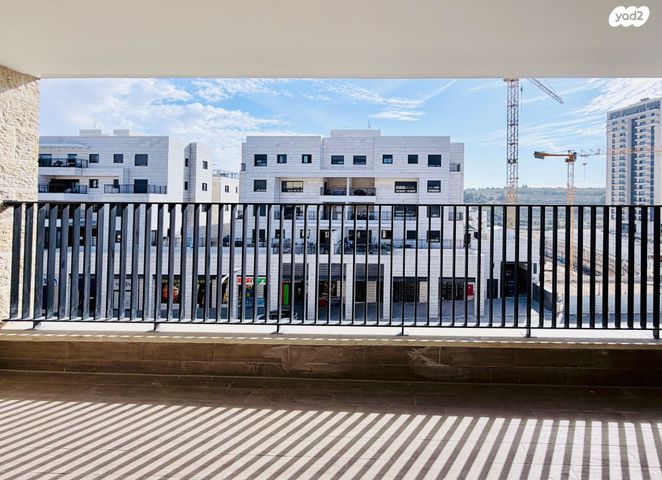 דירה, יצחק ארנסט נבנצל, ירושלים