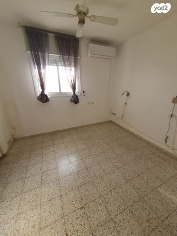 דירה, יהושע גיבשטיין, מישור הנוף, ראשון לציון