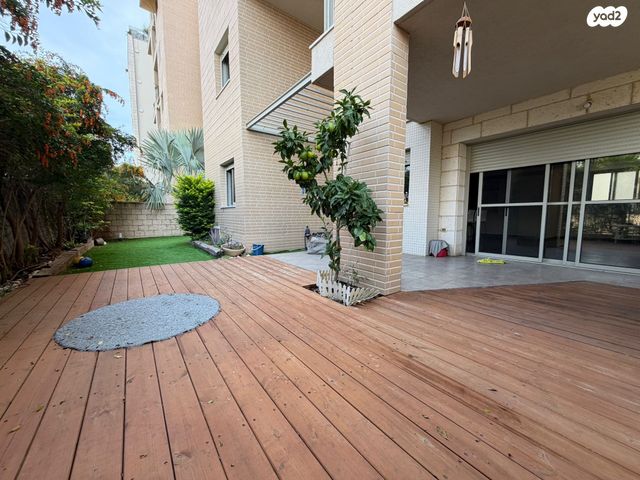 דירת גן, חסידה 2, כפר סבא הצעירה, כפר סבא