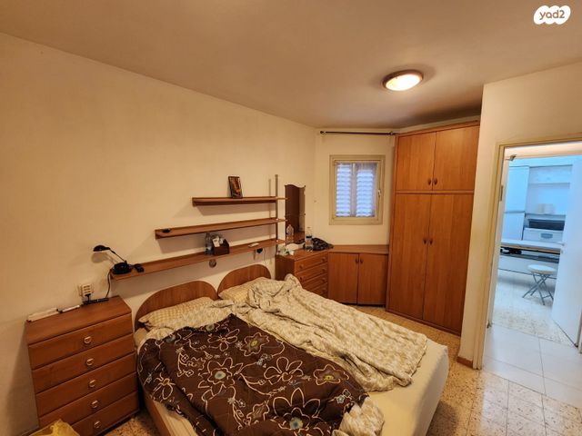 דירה, יצחק גרינבוים, פתח תקווה