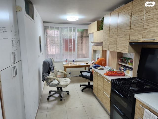 דירה, יצחק גרינבוים, פתח תקווה