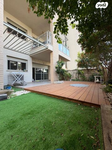 דירת גן, חסידה 2, כפר סבא הצעירה, כפר סבא