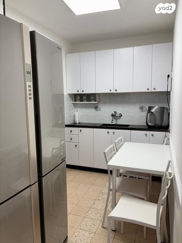 דירה, אלי כהן, רמת הנשיא, בת ים