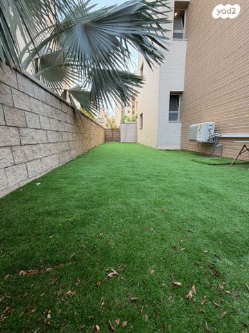 דירת גן, חסידה 2, כפר סבא הצעירה, כפר סבא