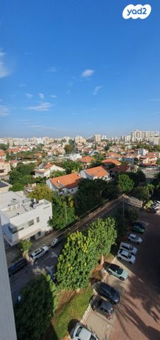 דירה, יהושע גיבשטיין, מישור הנוף, ראשון לציון