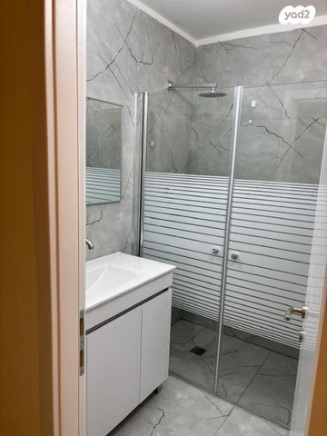 דירה, אלי כהן, רמת הנשיא, בת ים