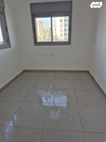 דירה, ליאון בלום, מרכז, קרית עבודה, חולון