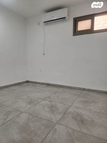 משרדים, העצמאות, מרכז העיר, קרית אתא