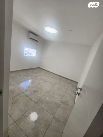 משרדים, העצמאות, מרכז העיר, קרית אתא