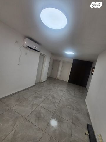 משרדים, העצמאות, מרכז העיר, קרית אתא