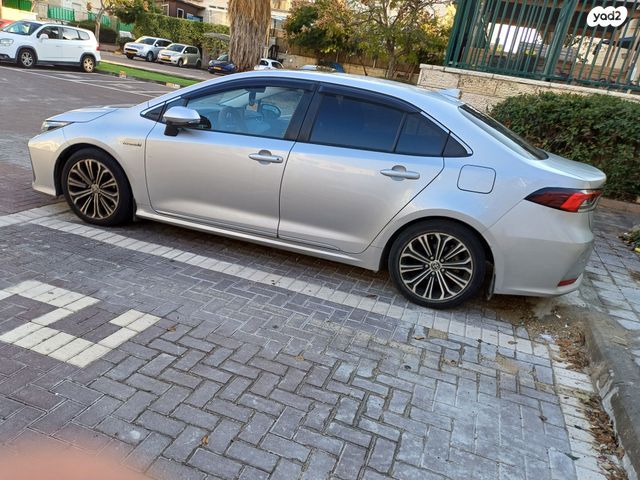 טויוטה קורולה