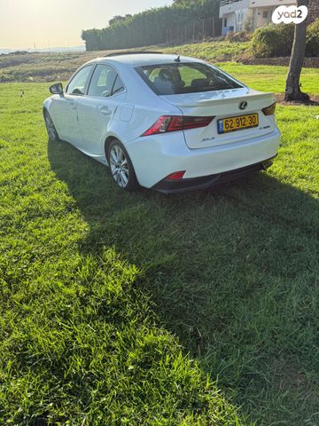 מודעת רכב לקסוס IS