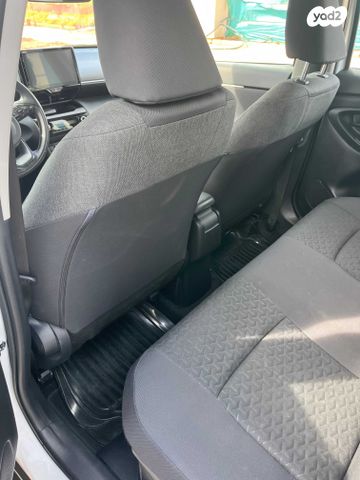 טויוטה יאריס קרוס