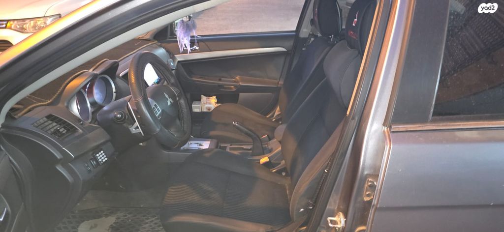 מיצובישי לנסר