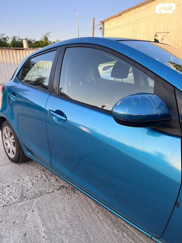 מודעת רכב מאזדה 2