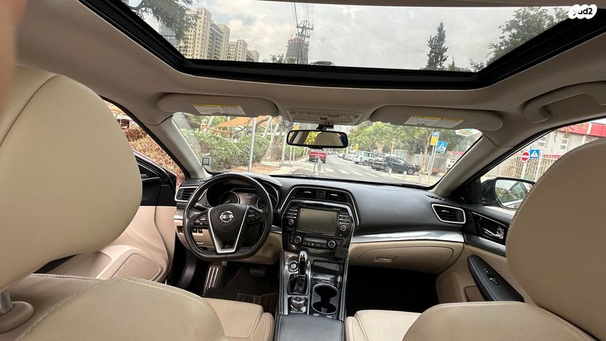 ניסאן מקסימה