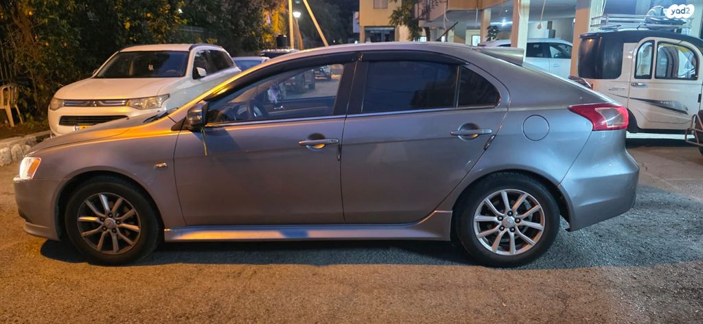 מיצובישי לנסר