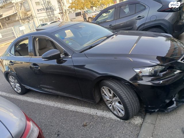 מודעת רכב לקסוס IS