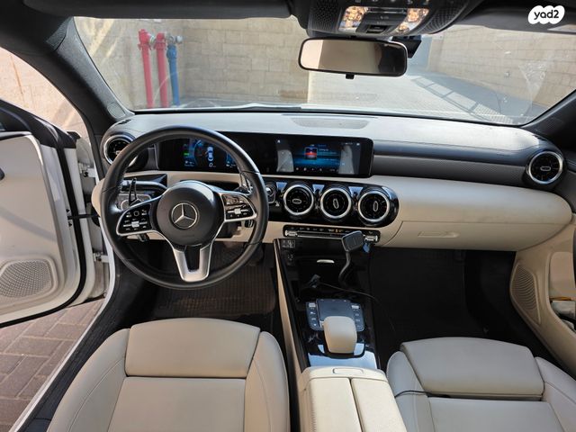 מרצדס-בנץ CLA