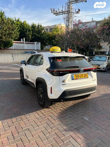 מודעת רכב טויוטה יאריס קרוס