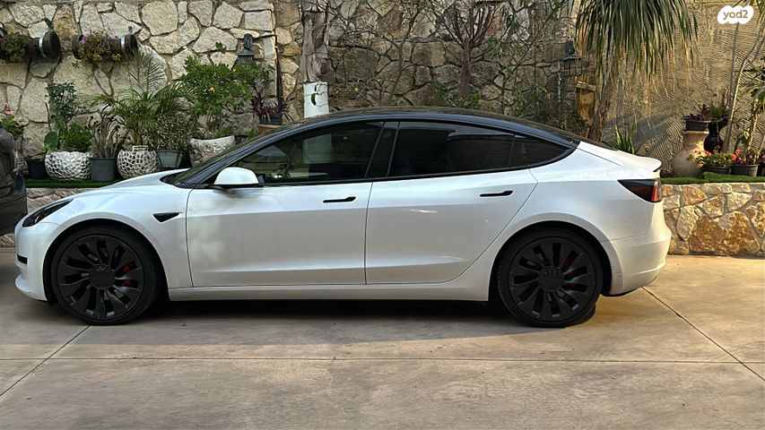 מודעת רכב טסלה מודל 3