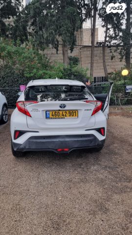 מודעת רכב טויוטה C-HR