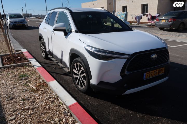 טויוטה קורולה קרוס