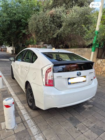 טויוטה פריוס