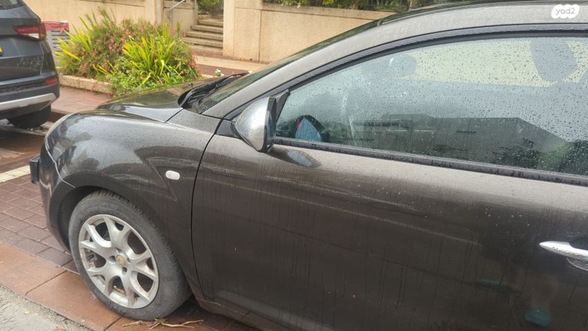 מודעת רכב אלפא רומיאו מיטו