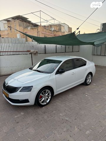 סקודה אוקטביה