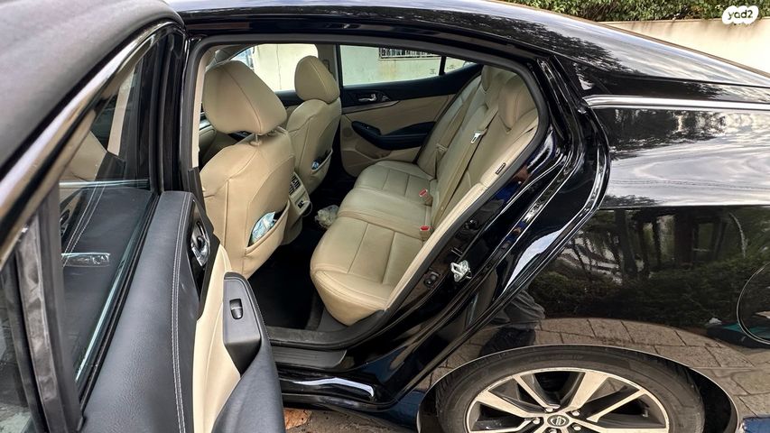 ניסאן מקסימה