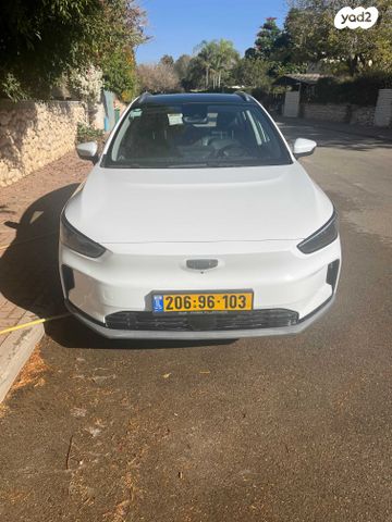 מודעת רכב ג׳ילי Geometry C