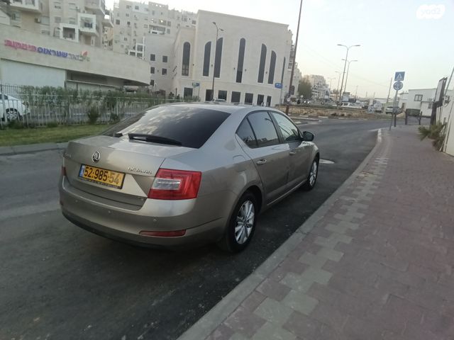 סקודה אוקטביה