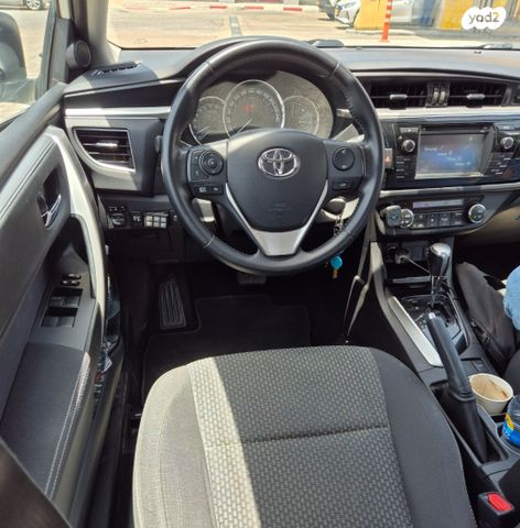 טויוטה קורולה