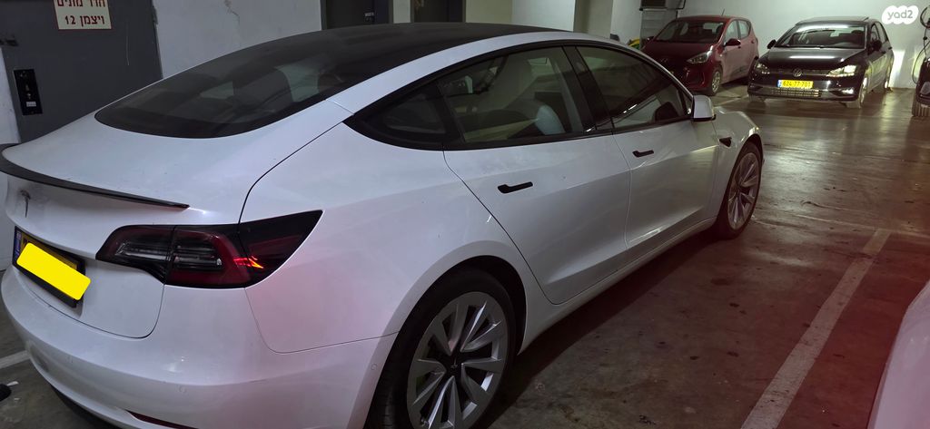 מודעת רכב טסלה מודל 3