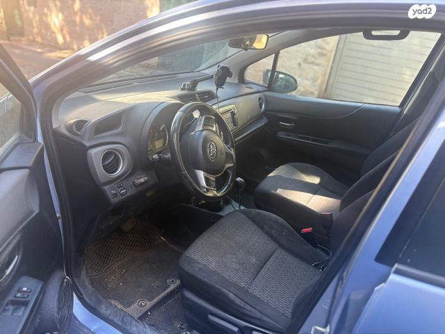 טויוטה יאריס