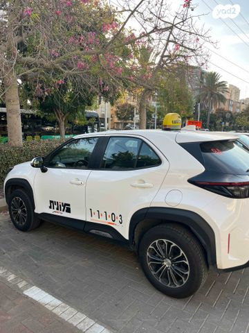 טויוטה יאריס קרוס