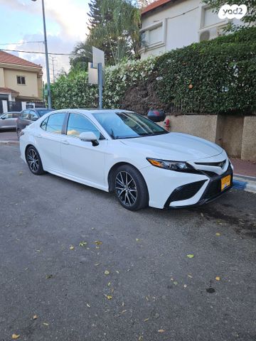 טויוטה קאמרי
