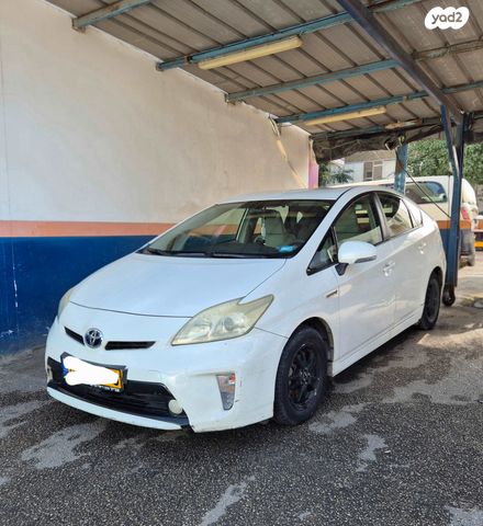 טויוטה פריוס