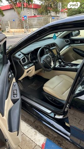 ניסאן מקסימה