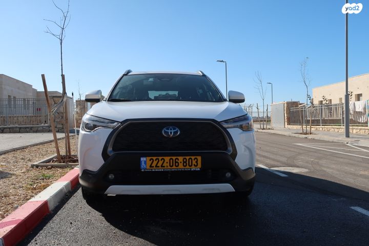 מודעת רכב טויוטה קורולה קרוס